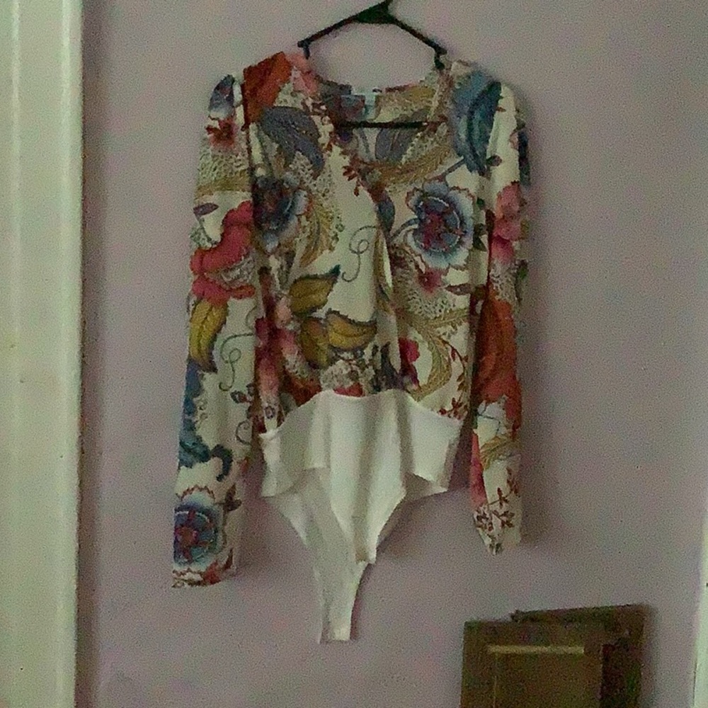 I m selling spandex long sleeve shirt I’m Fashion Nova